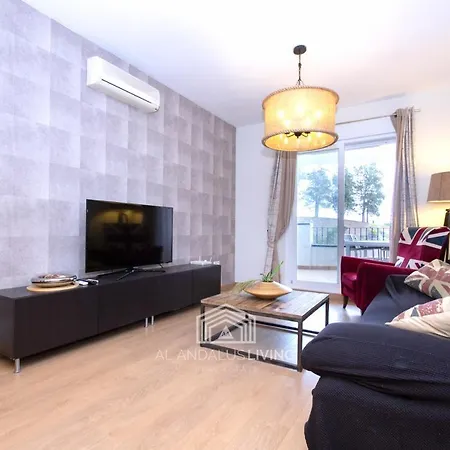 Frontline Golf In Riviera Del Sol With Interior And Exterior Pools And Tennis Court! Apartment Malaga