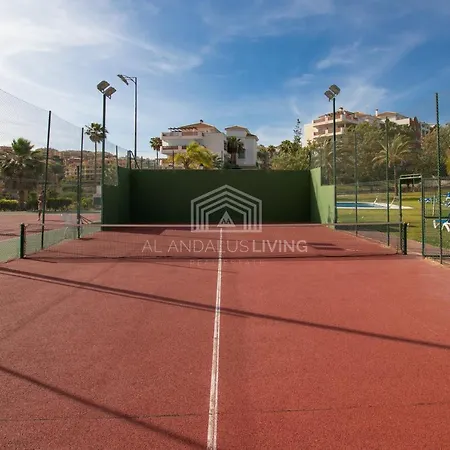 Frontline Golf In Riviera Del Sol With Interior And Exterior Pools And Tennis Court! Apartment Malaga