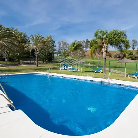 Frontline Golf In Riviera Del Sol With Interior And Exterior Pools And Tennis Court! Apartment Malaga
